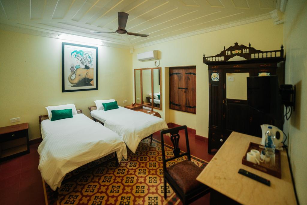 Casa Menezes - A Heritage Goan Homestay 巴姆博利姆 外观 照片